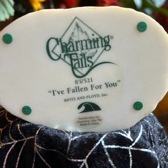 Charming Tails Halloween Figurine: “I’ve Fallen For You” (85/521) - Picture 11 of 13
